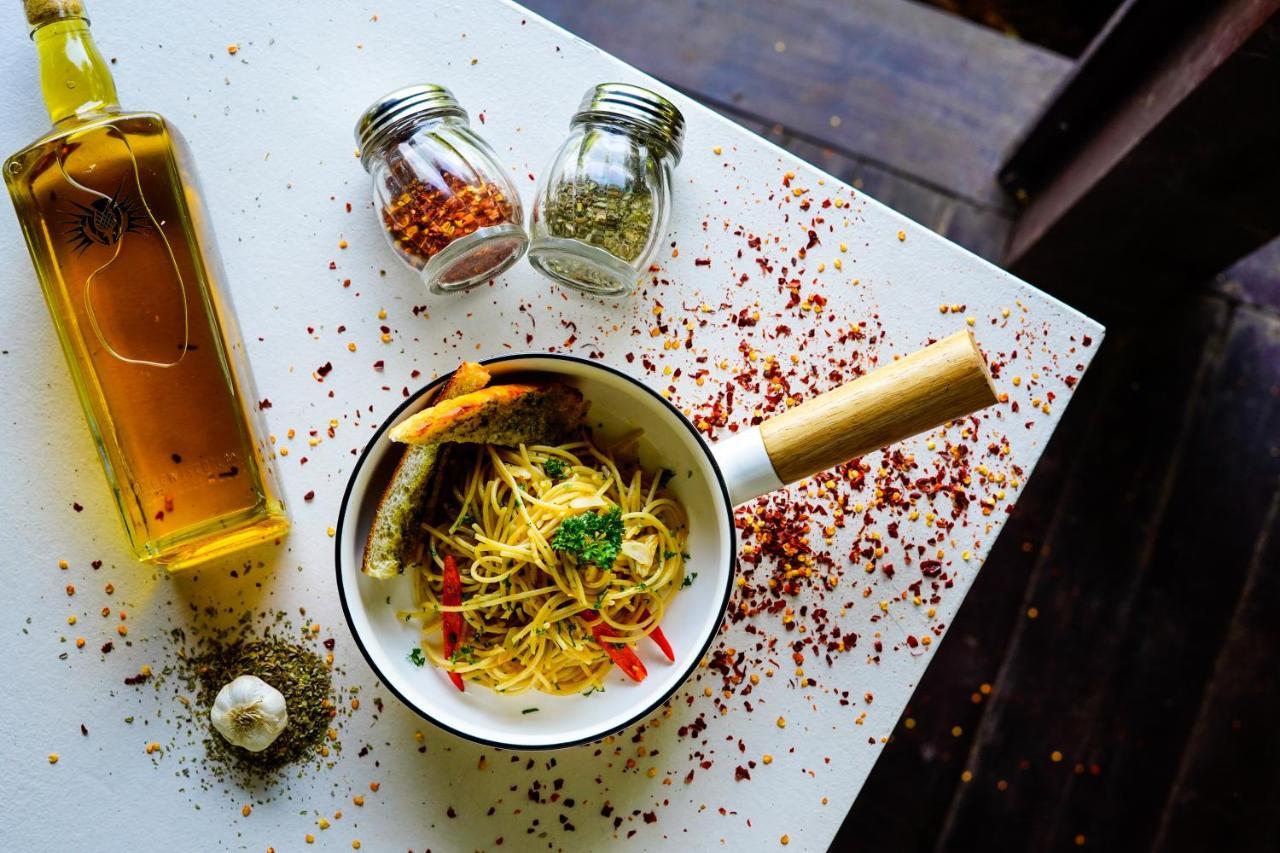 Novotel Goa Resort & Spa Candolim Luaran gambar A pot of spaghetti