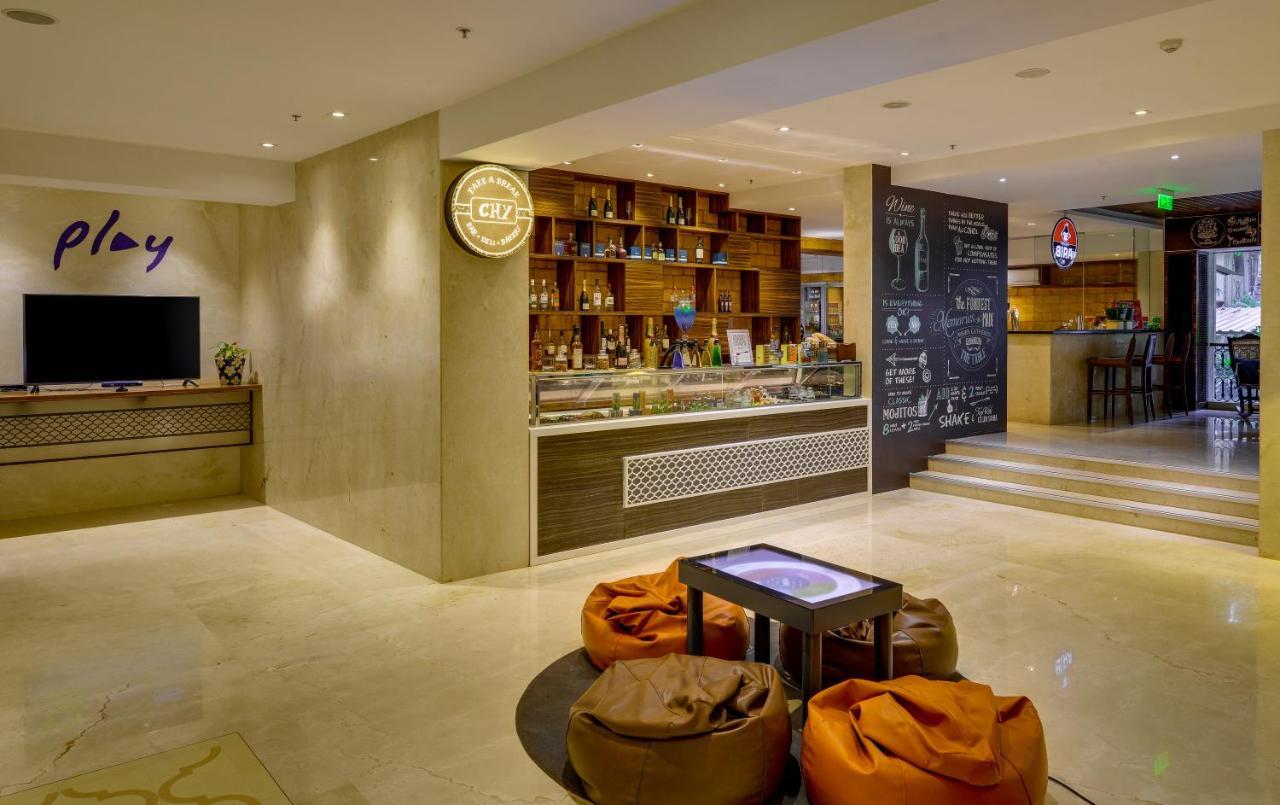 Novotel Goa Resort & Spa Candolim Luaran gambar The bar at the lobby