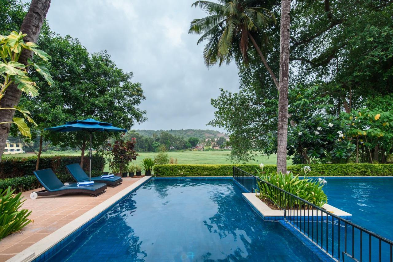 Novotel Goa Resort & Spa Candolim Luaran gambar The swimming pool at the resort