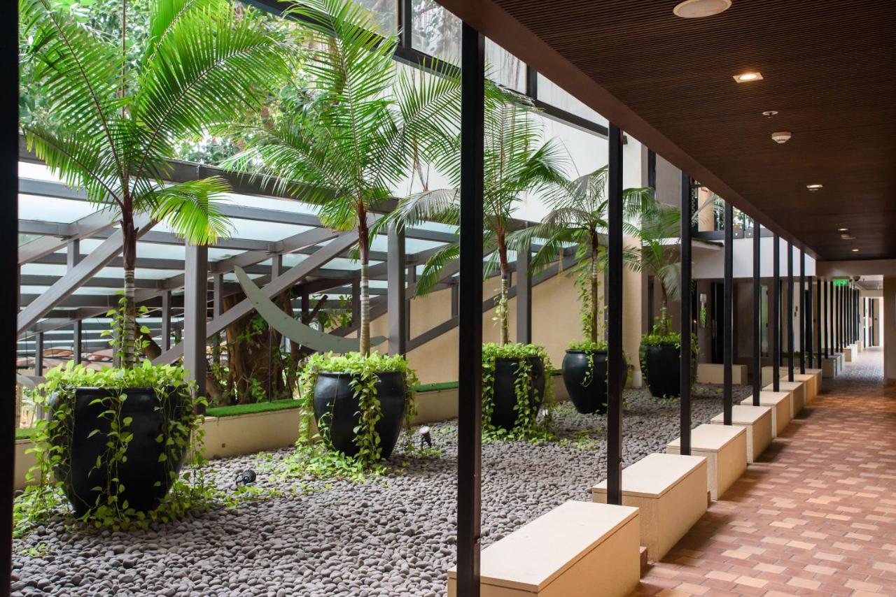 Novotel Goa Resort & Spa Candolim Luaran gambar The interior of the hotel