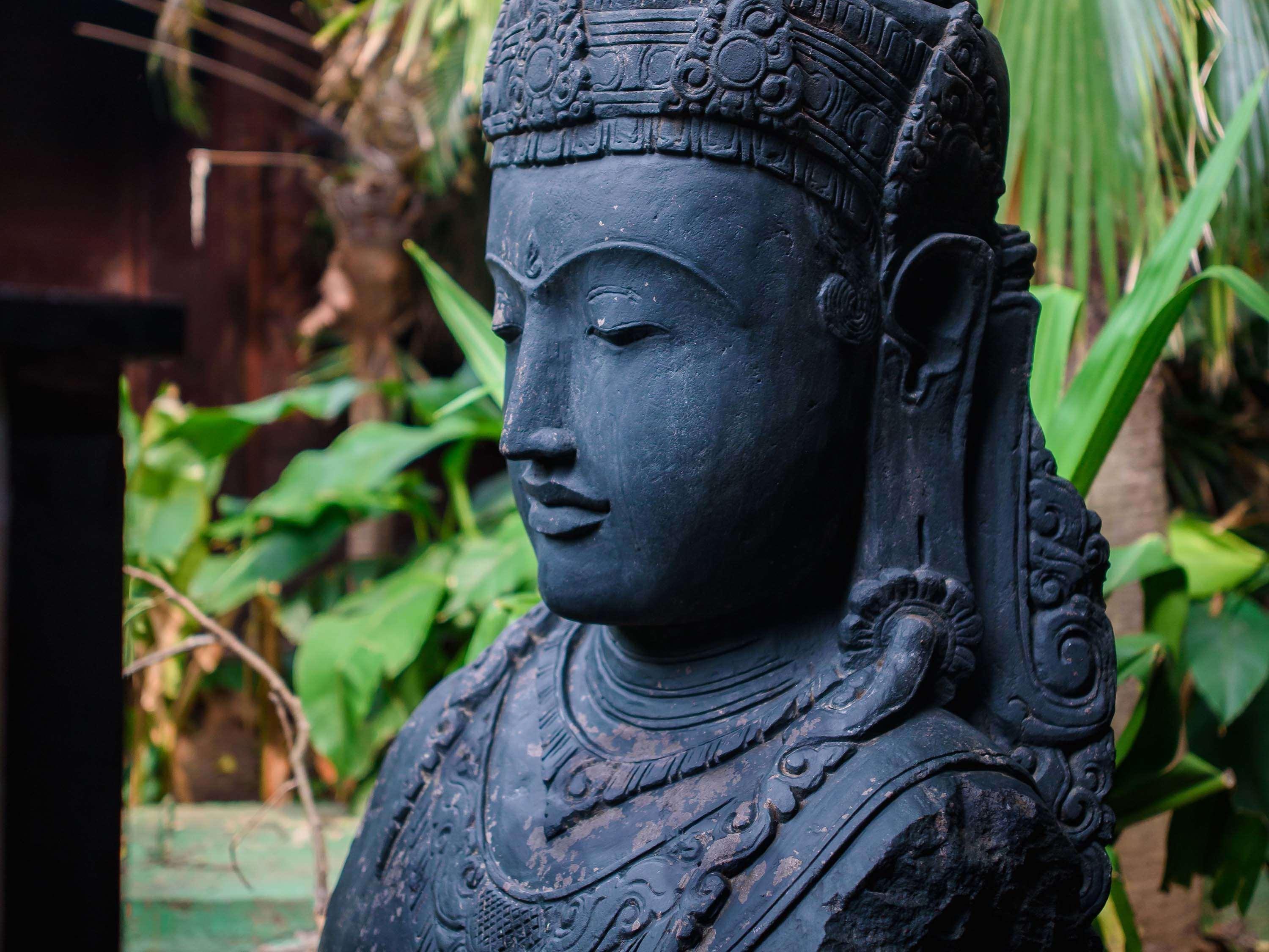 Novotel Goa Resort & Spa Candolim Luaran gambar A statue of the Buddha at the temple