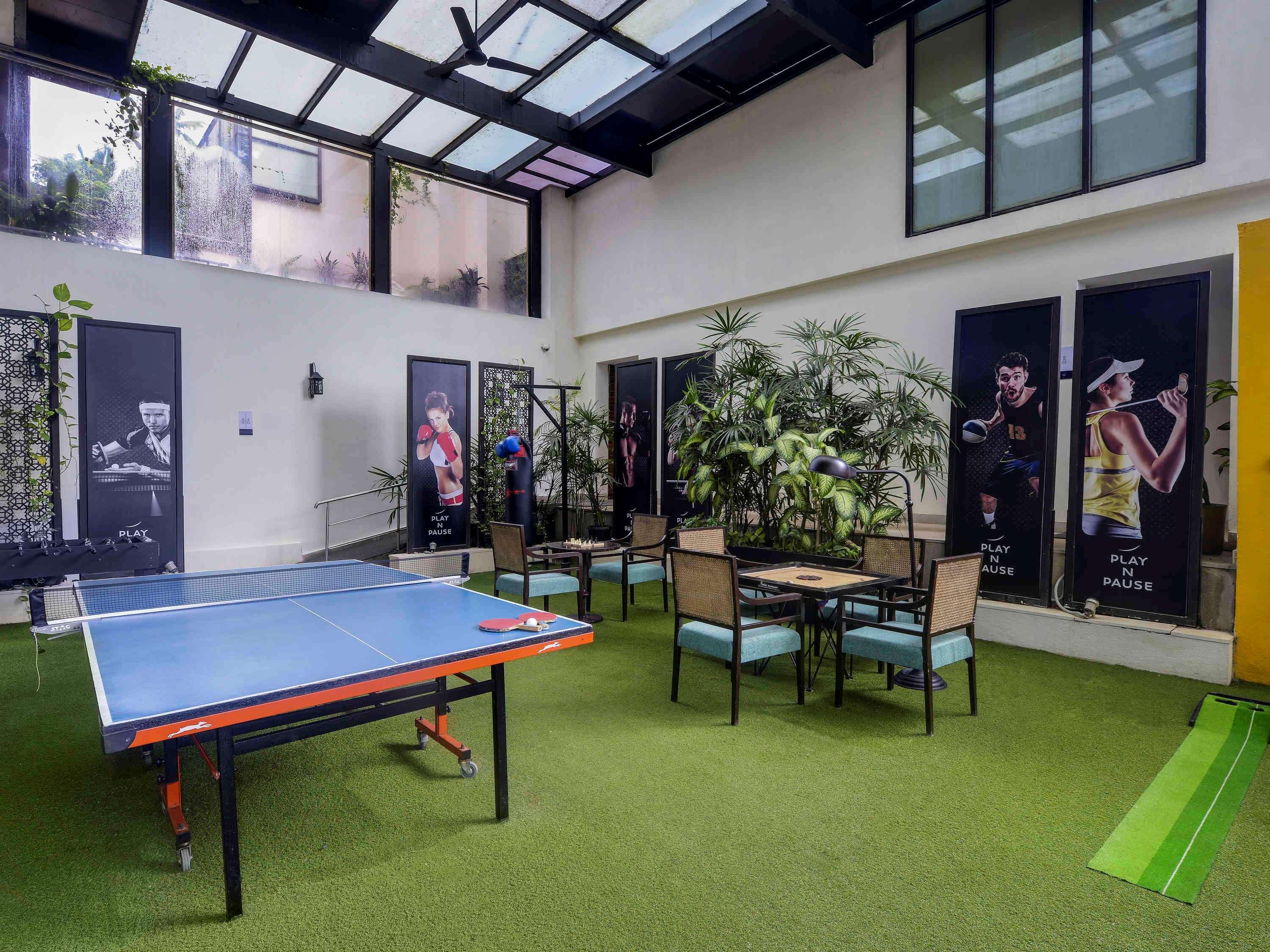 Novotel Goa Resort & Spa Candolim Luaran gambar The interior of the clubhouse