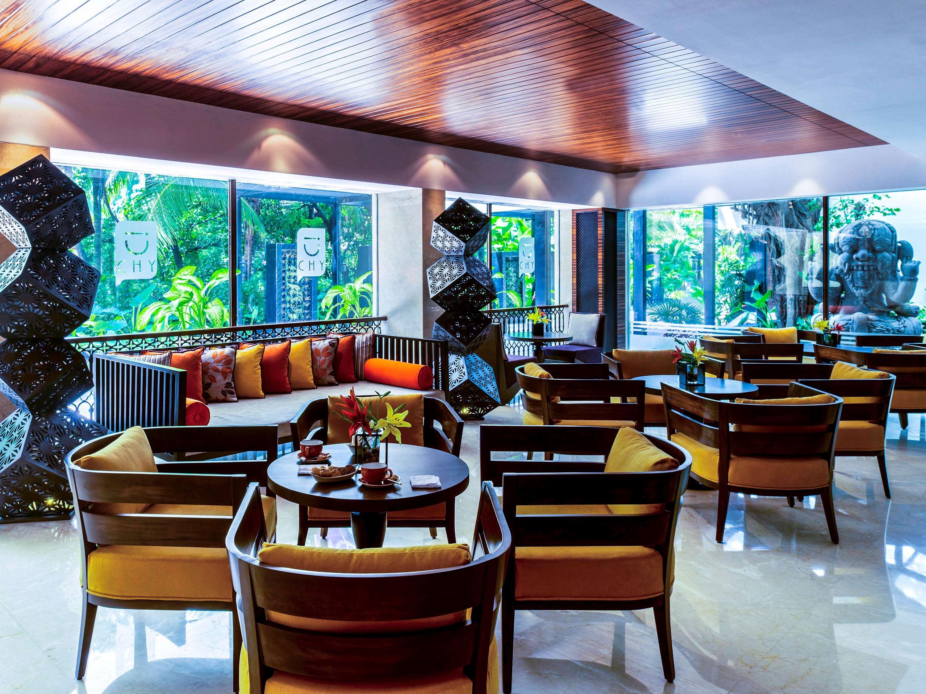 Novotel Goa Resort & Spa Candolim Luaran gambar The lobby lounge